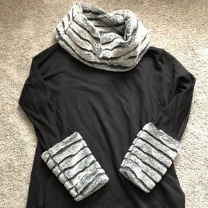 Women’s soft surroundings faux fur black sweater